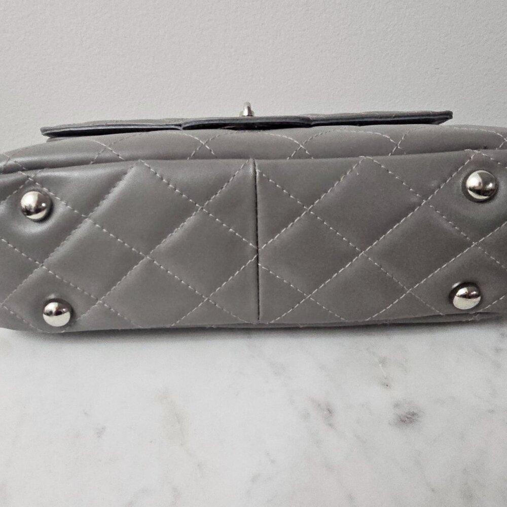Quilted Leather Shoulder Bag - Picture 3 of 10